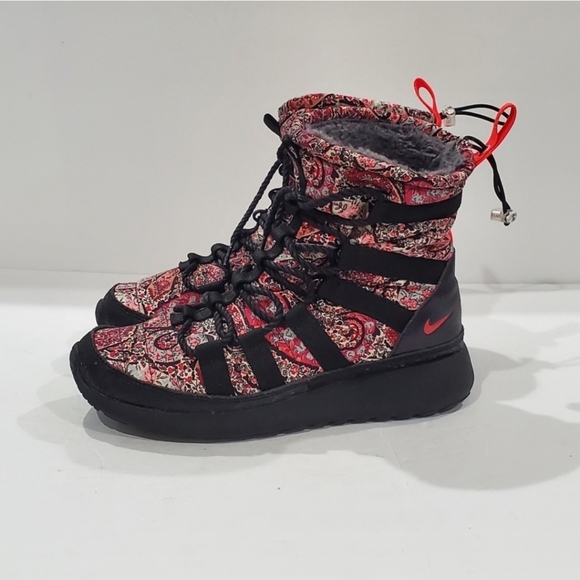 Nike Roshe Run Hi Sneakerboot Liberty QS Black Solar Red Women Size 8 Preowned - Picture 2 of 8